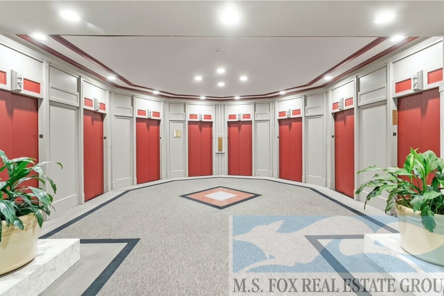 More Photos Of 100 S Broad St, Philadelphia Office For Lease