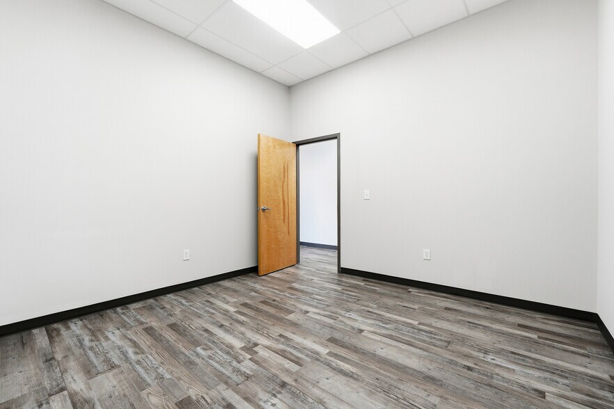 More Photos Of 1901 Peachtree Industrial Blvd, Buford Warehouse For Lease