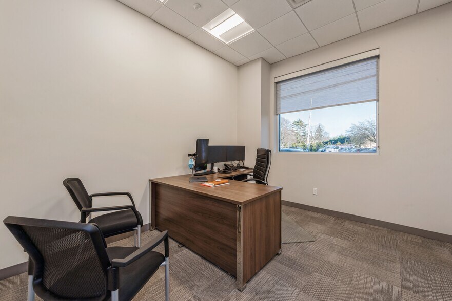 More Photos Of 511 Ocean Ave, Massapequa Office For Lease