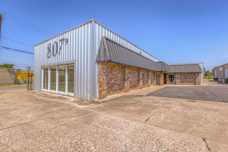 More Photos Of 807 S Xanthus Ave, Tulsa Warehouse For Lease