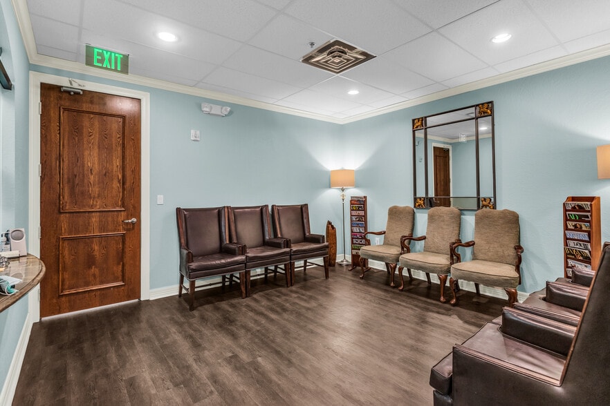 More Photos Of 3108 Midway Rd, Plano Medical For Sale