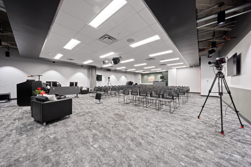 More Photos Of 7620 Guadalupe St, Austin Office For Lease