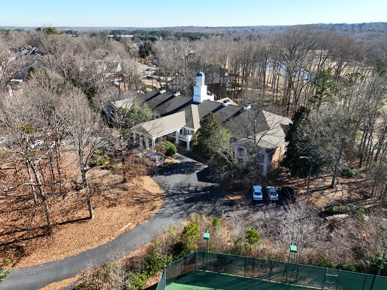 More Photos Of 425 Country Club Dr, Stockbridge Healthcare For Sale