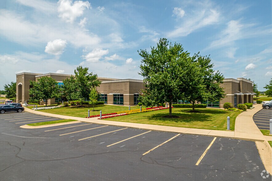 More Photos Of 3605 W Southern Hills Blvd, Rogers Office For Lease