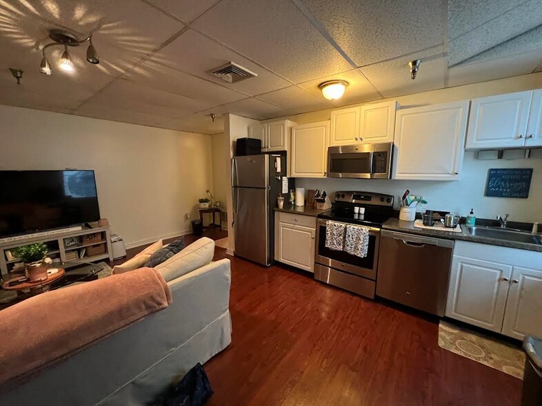 More Photos Of 45 Pearl St, Portsmouth Office For Sale