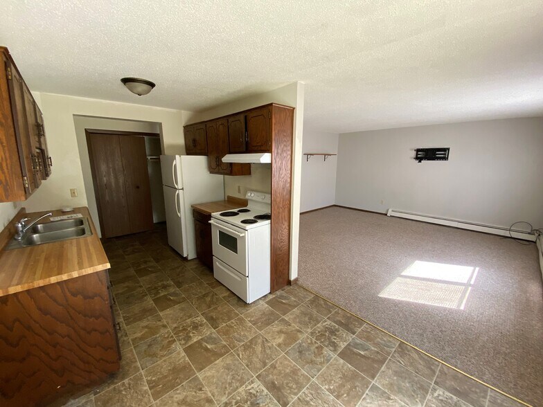 More Photos Of 25-33 14th Ave NE, Saint Cloud Apartments For Sale