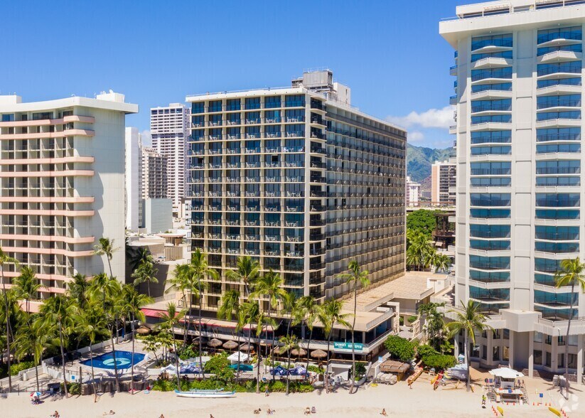 More Photos Of 2335 Kalakaua Ave, Honolulu General Retail For Lease