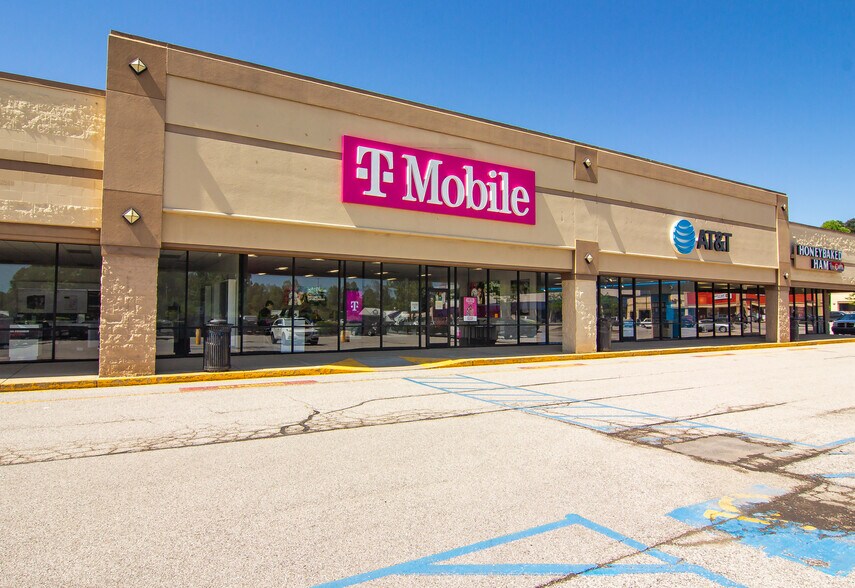 More Photos Of 700-1000 Nitro Market Pl, Nitro Unknown For Lease