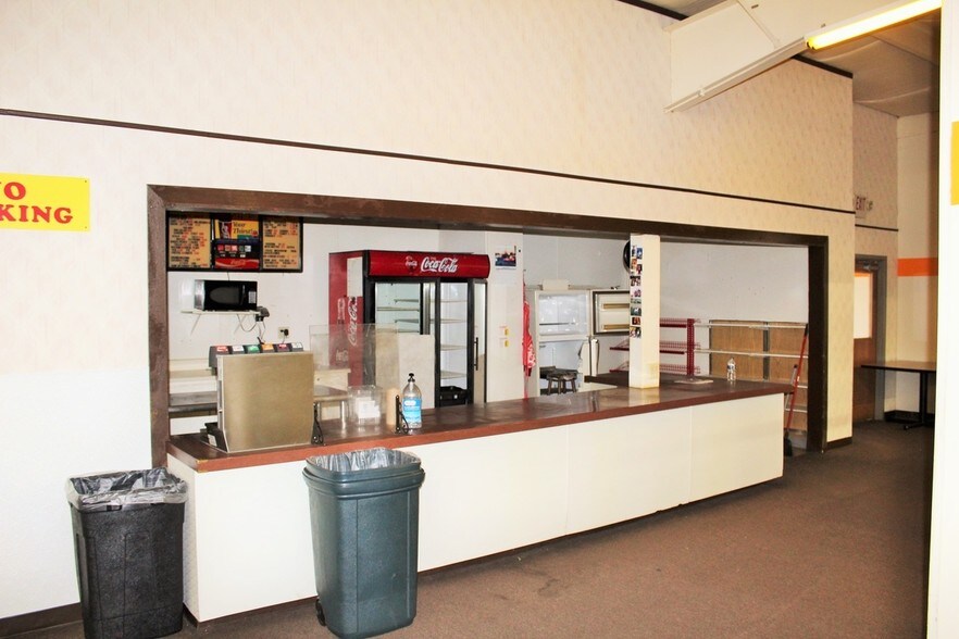 More Photos Of 2101 Mill Rd, Flint Warehouse For Sale