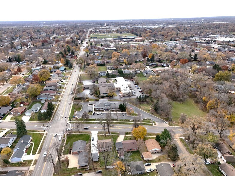 More Photos Of 170 N Mclean Blvd, Elgin Bank For Sale