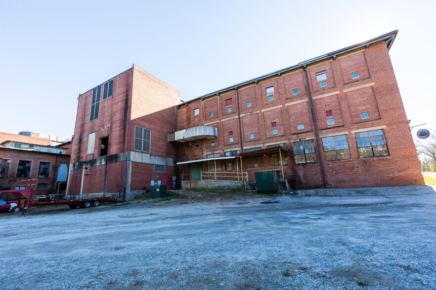 More Photos Of 200 Barrett St, Monroe Warehouse For Lease