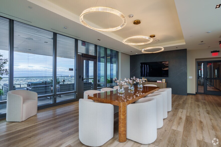 More Photos Of 1950 Broadway, Oakland Apartments For Lease