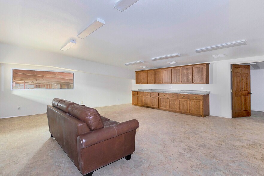 More Photos Of 4395 US Highway 60, Hereford Contractor Storage Yard For Sale