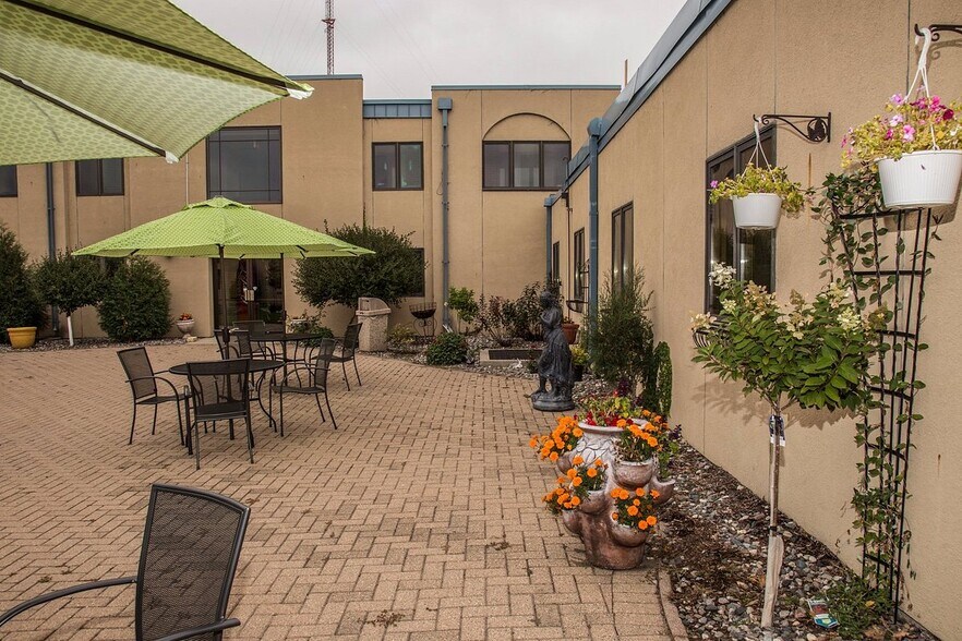 More Photos Of 1340 21st Ave S, Fargo Hotel For Sale