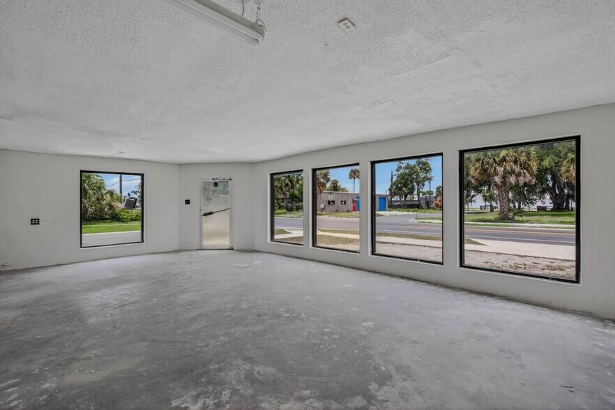 More Photos Of 1321 St Johns Ave, Palatka Service For Sale