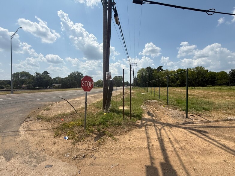 More Photos Of 2700 W Upshur Ave, Gladewater Land For Sale