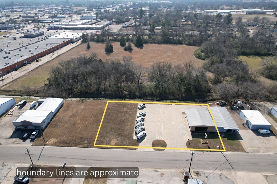 More Photos Of 216 Linda Dr, Sulphur Springs Loft Creative Space For Lease