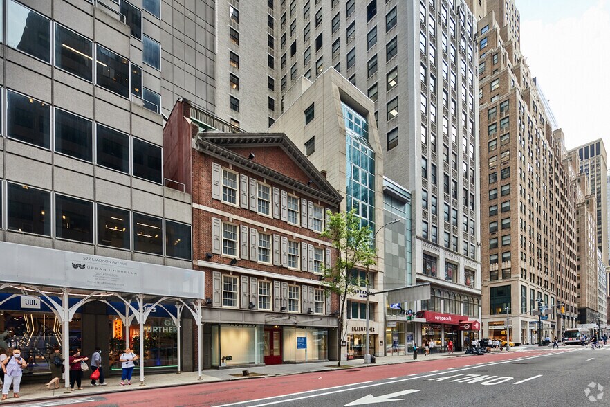 More Photos Of 519 Madison Ave, New York General Retail For Lease