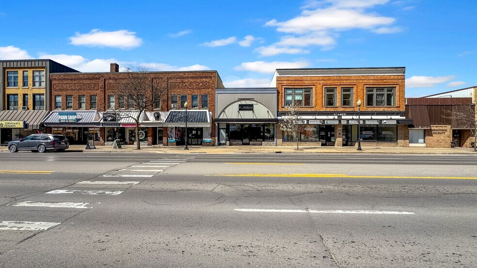More Photos Of 115 N Mitchell St, Cadillac Storefront For Lease