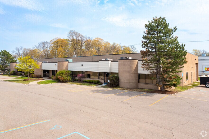 Primary Photo Of 37685-37695 Interchange Drive, Farmington Hills Light Manufacturing For Lease