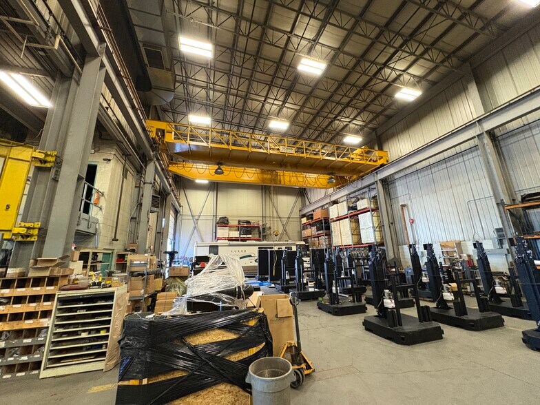 More Photos Of 8011 Davies Rd NW, Edmonton Manufacturing For Sale