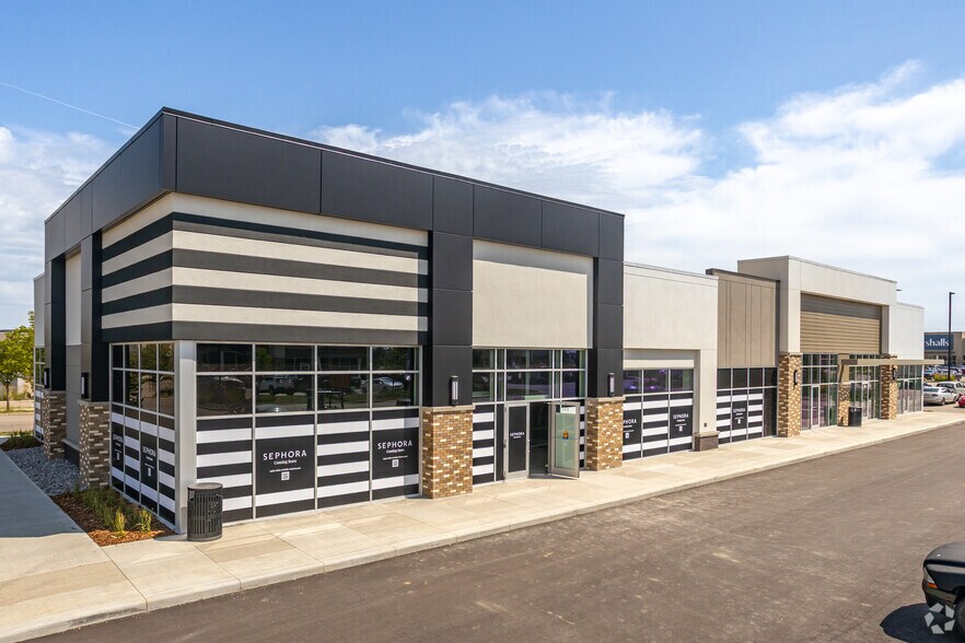 More Photos Of 935 St Albert Trl, St. Albert Freestanding For Lease