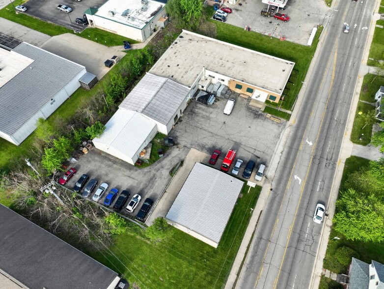 More Photos Of 808 W Lincoln Ave, Goshen Light Distribution For Sale