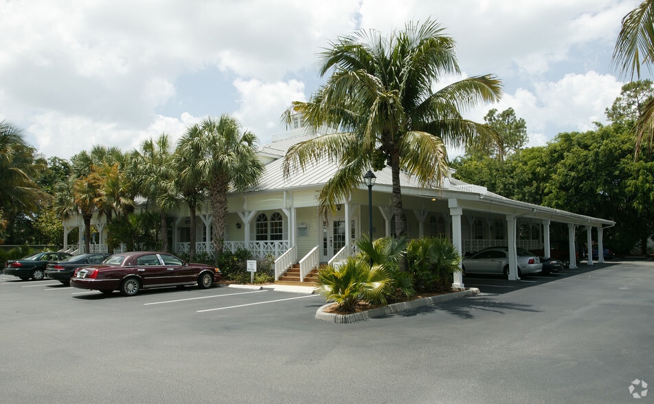 More Photos Of 10621 Airport Pulling Rd, Naples Unknown For Lease