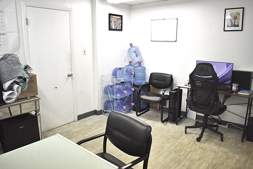 More Photos Of 1333 W Outer 21 Rd, Arnold Medical For Sale