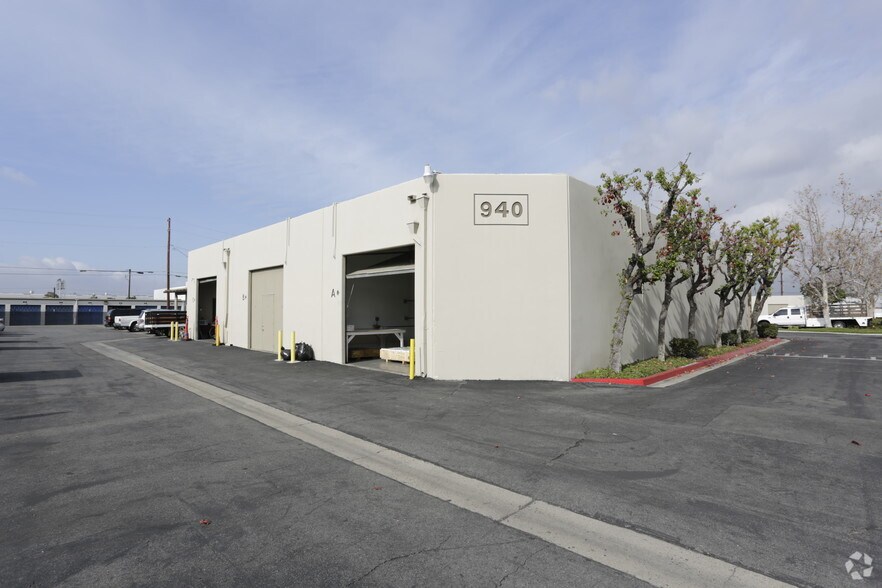 More Photos Of 940 E Orangethorpe Ave, Anaheim Light Manufacturing For Lease