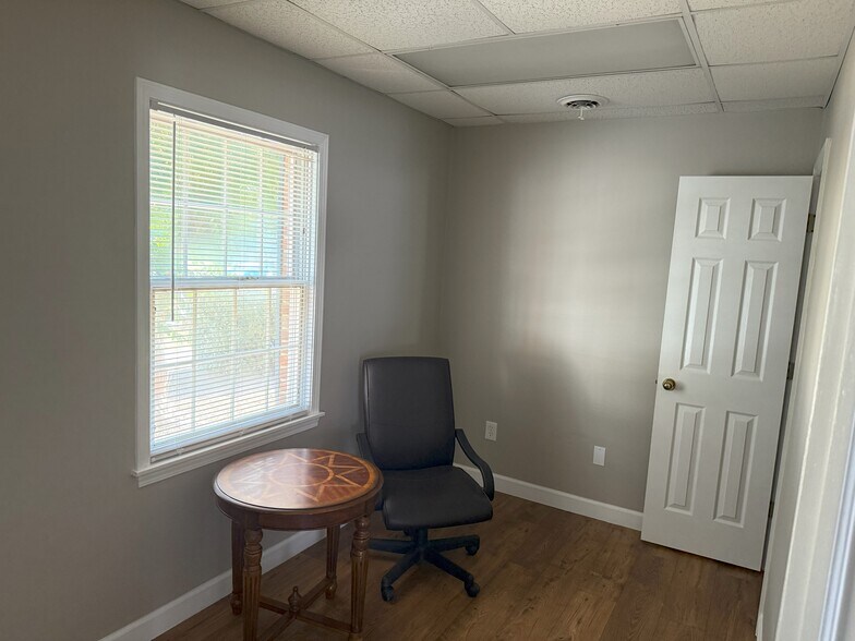 More Photos Of 2307 W Andrew Johnson Hwy, Morristown Storefront Retail Office For Lease