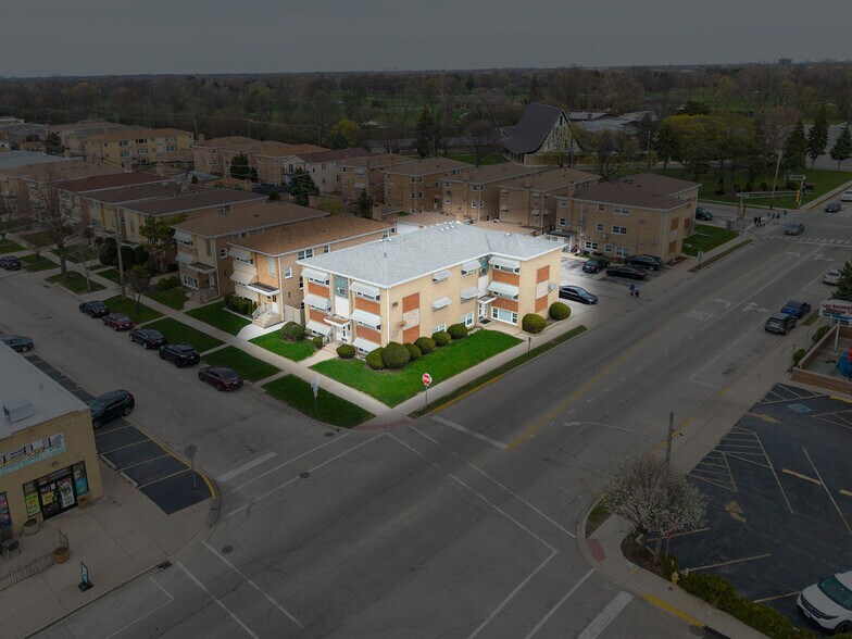 More Photos Of 4401 N Newcastle Ave, Harwood Heights Apartments For Sale