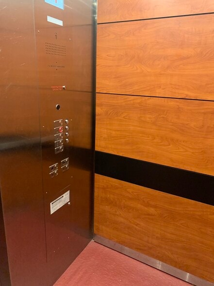 More Photos Of 3715 Main St, Bridgeport Medical For Lease