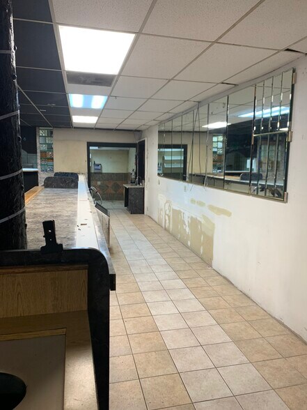 More Photos Of 1570 Lancaster Dr NE, Salem Unknown For Lease