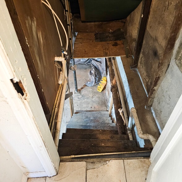 More Photos Of 5307 York Rd, Baltimore Storefront Retail Residential For Sale