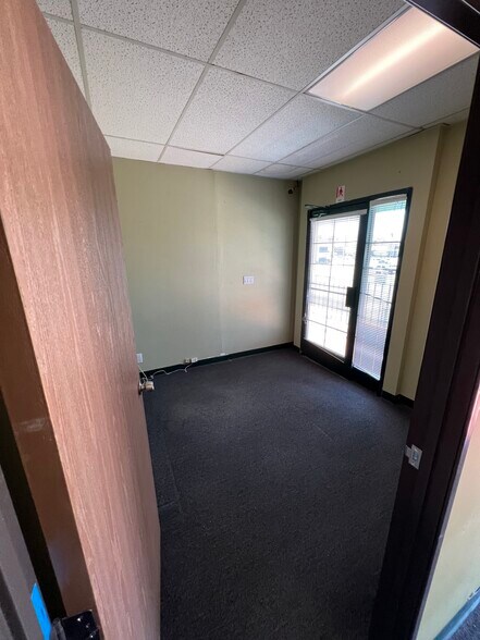 More Photos Of 38424 10th St, Palmdale Office For Sale