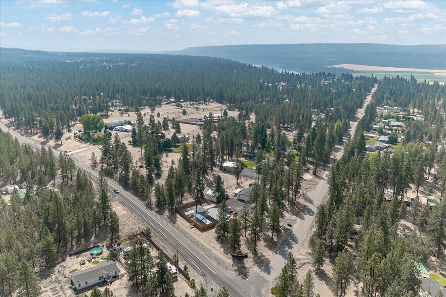 More Photos Of 6297 Sundown Dr, Nine Mile Falls Specialty For Sale