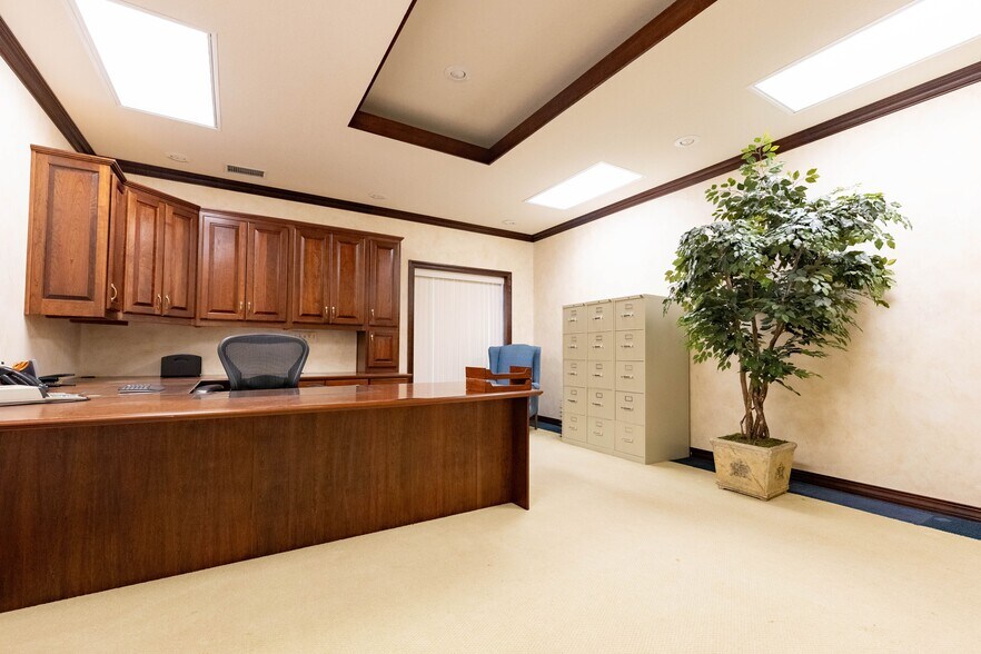 More Photos Of 4132 Elida Rd, Lima Medical For Sale