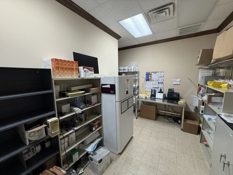 More Photos Of 4804 Highway 69 N, Northport Office For Lease