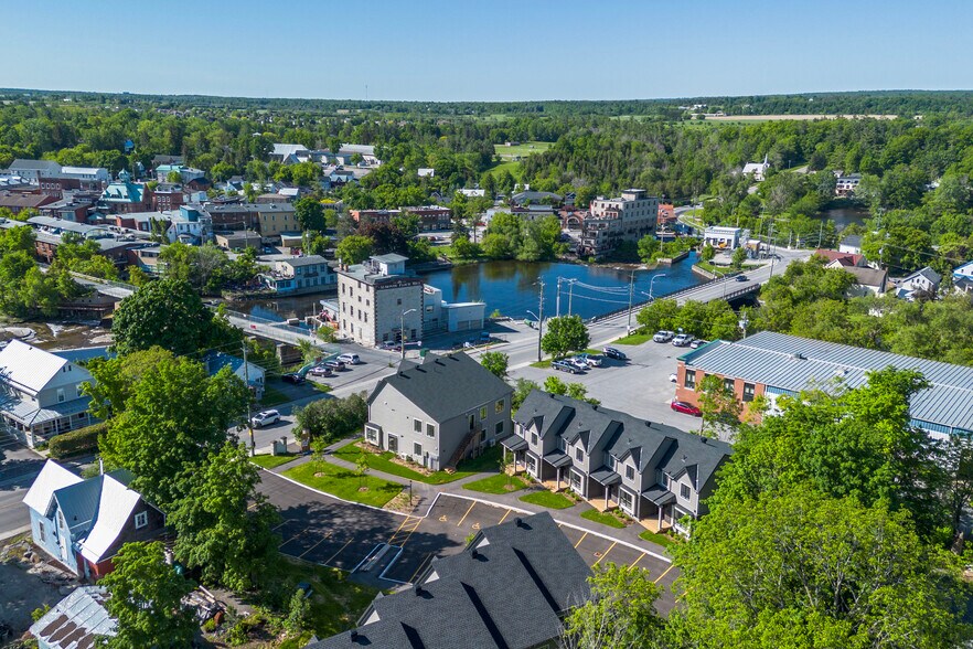 More Photos Of 36 Main St E, Mississippi Mills Apartments For Sale
