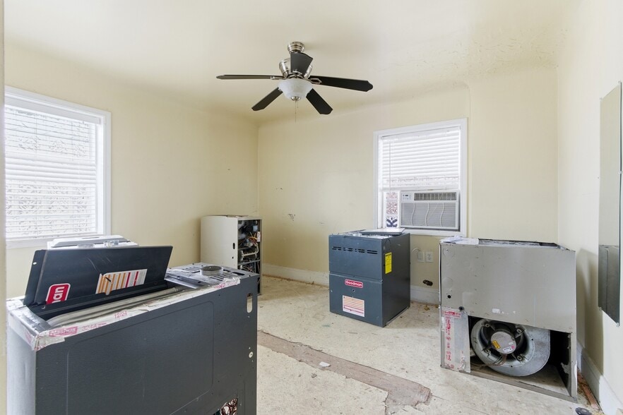 More Photos Of 4026 W McNichols Rd, Detroit Flex For Sale