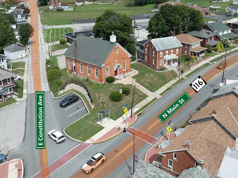 More Photos Of 152 N Main St, Spring Grove Specialty For Lease