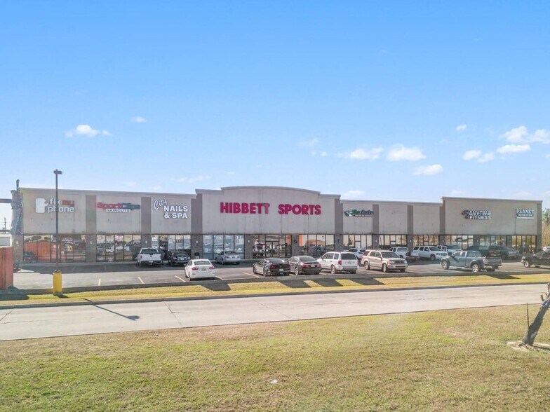 More Photos Of 329 N Cities Service Hwy, Sulphur General Retail For Lease
