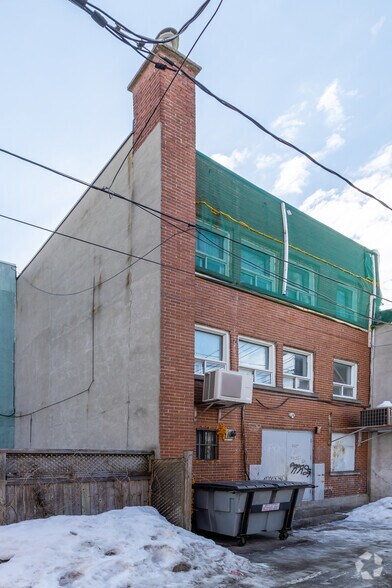 More Photos Of 2231 Rue Bélanger, Montréal Storefront Retail Office For Sale