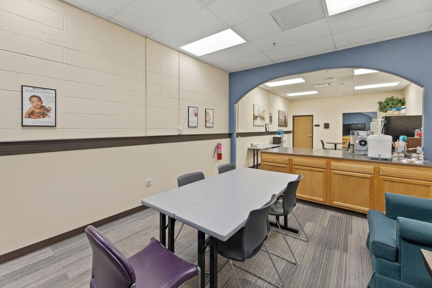 More Photos Of 6436 S Hwy 85-87, Colorado Springs General Retail For Sale