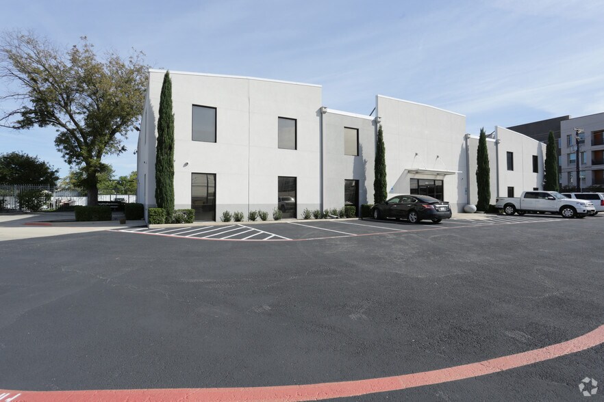 More Photos Of 6200 Maple Ave, Dallas Office For Sale