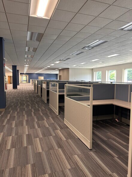 More Photos Of 300 Foxborough Blvd, Foxborough Light Manufacturing For Lease