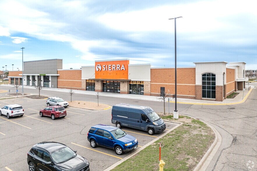 More Photos Of 12550 Riverdale Blvd NW, Coon Rapids Department Store For Lease