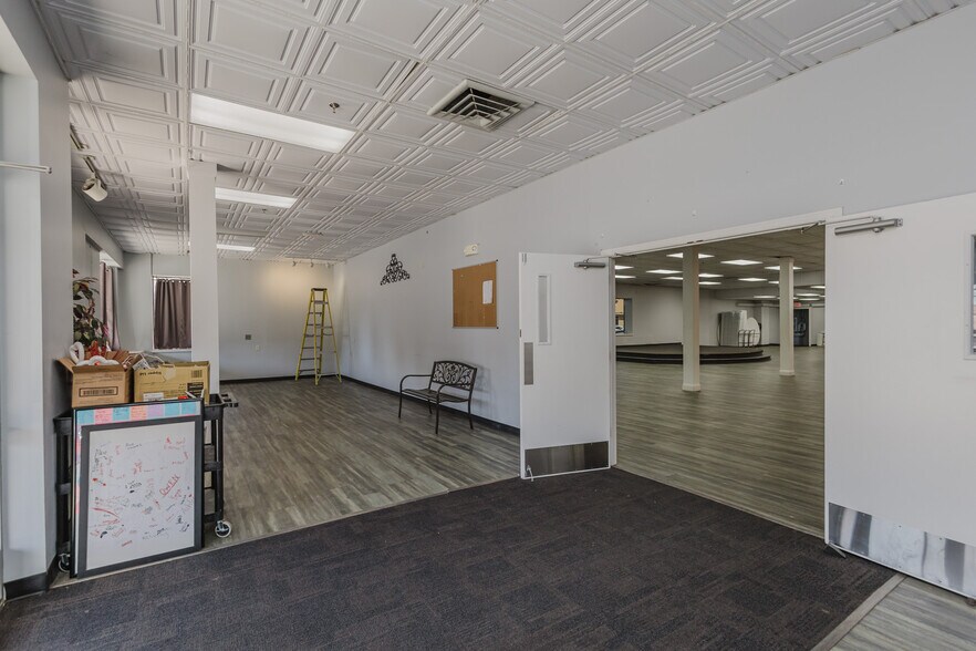 More Photos Of 724 N Main St, Newton Storefront For Sale