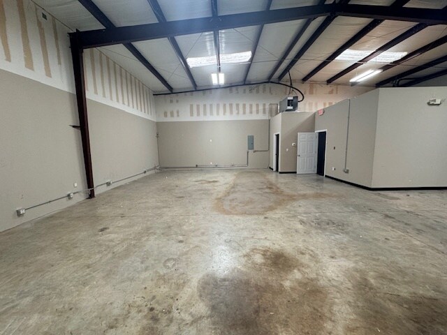 More Photos Of 310 Magnolia St, Spring Warehouse For Sale